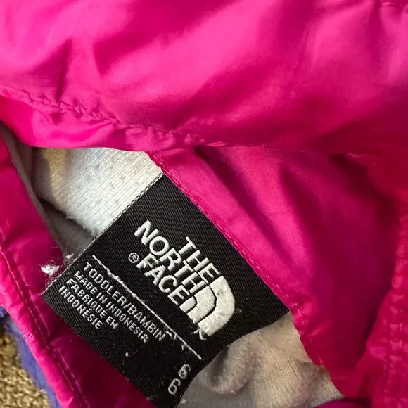 NORTH FACE girls hooded jacket purple and pink size 6 - Picture 6 of 8